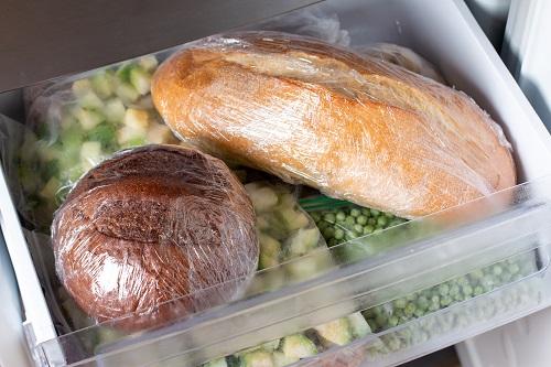 家庭用冷凍庫で冷凍した食パン