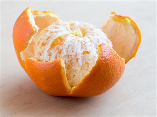 皮をむいた柑橘