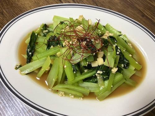 青菜の美味しい副菜といえばこれ！「小松菜のにんにく炒め」