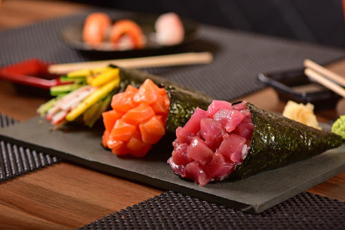 自宅で楽しく【手巻き寿司】。ワザありのネタや格上げのコツを紹介！