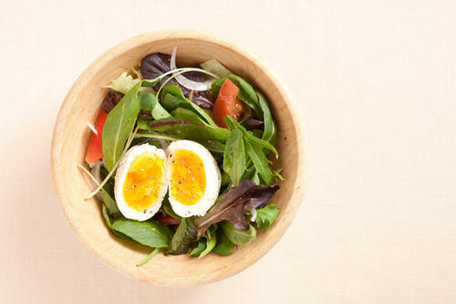 サラダのトッピングに優秀なゆで卵！簡単レシピや調理のコツを紹介