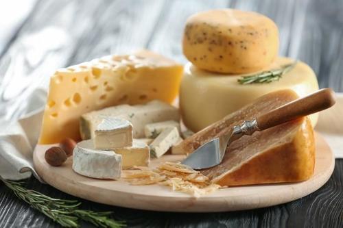 【チーズ】の種類と選び方！タイプの違いや旬・特産地まで徹底解説