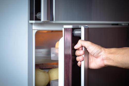 冷蔵庫が冷えない？考えられる原因と対処方法、故障のケースも解説！