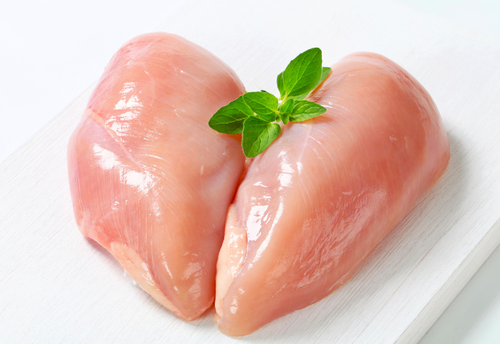 「冷凍した鶏肉」実は気をつけないと危険な解凍方法が…！？衛生上のリスクが高まる『気を付けるべき』ポイントに驚き！