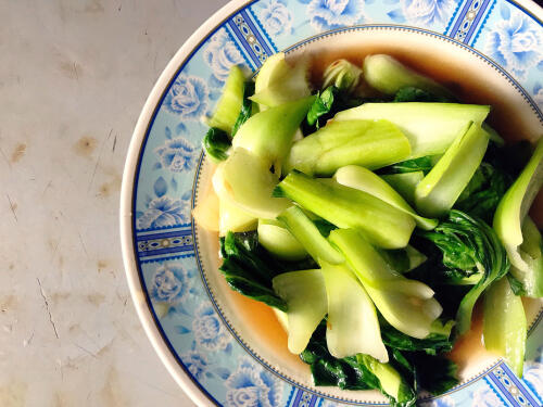 中華料理に欠かせない一品 青菜炒めのカロリーは 食 料理 オリーブオイルをひとまわし