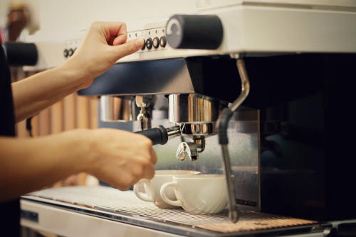 自宅でできるエスプレッソ風コーヒーの作り方 マシンがなくてもできる 食 料理 オリーブオイルをひとまわし