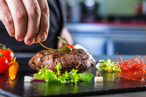 このひと手間で美味しくなる 肉料理に合うハーブ 食 料理 オリーブオイルをひとまわし