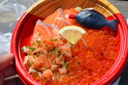 醤油の使い方で海鮮丼の味が変わる かけ方のコツを紹介 食 料理 オリーブオイルをひとまわし