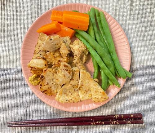 鶏肉と豚肉のあんずマスタード焼き