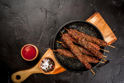 実は簡単 自宅で試せる美味しいケバブサンドの作り方をチェック 食 料理 オリーブオイルをひとまわし