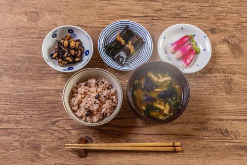 日本の代表的な食事セット