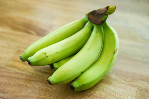 バナナはなぜ緑色で輸入されるのか？その理由を大公開 | 食・料理 | オリーブオイルをひとまわし
