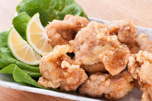 唐揚げの保存方法を紹介 手作り唐揚げも冷凍できるって知ってた 食 料理 オリーブオイルをひとまわし