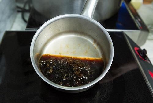 残った角煮の煮汁のイメージ写真