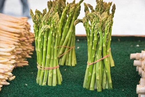 アスパラ の旬はいつ 種類や美味しい食べ方を紹介 食 料理 オリーブオイルをひとまわし