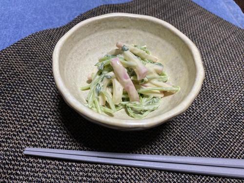 時間をかけないお手軽レシピ！「豆苗とかまぼこのわさびマヨ和え」