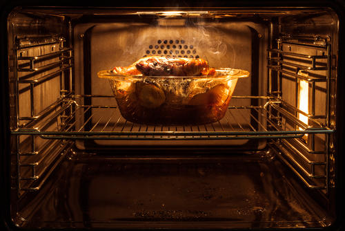 寒い冬にこそ【オーブン料理】！相性のよさを決定づける3つの理由 | 食 