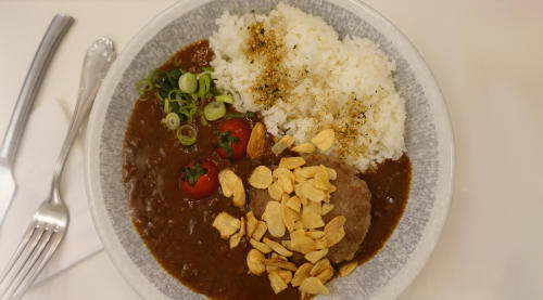 カレー定番の隠し味ニンニク 使い方とその味わいは 食 料理 オリーブオイルをひとまわし