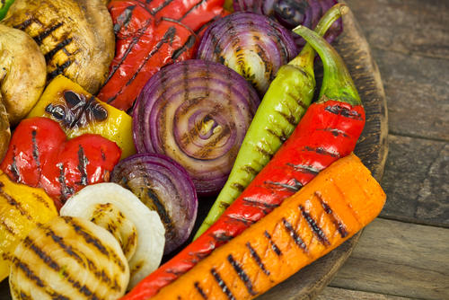 意外と知らない グリルの意味とは 肉 魚 野菜それぞれの調理法とは 食 料理 オリーブオイルをひとまわし