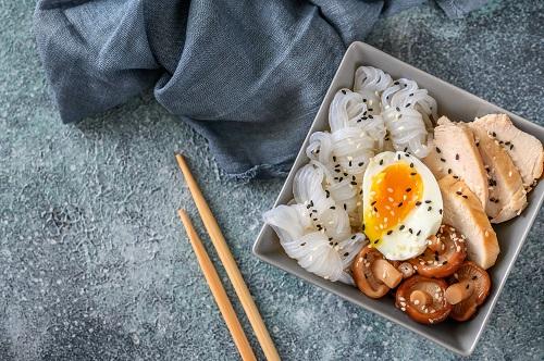 こんにゃく入りアジアン丼