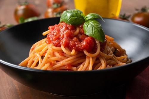 トマトソースのクラシックなスパゲッティ