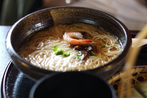 管理栄養士監修 にゅうめんのカロリーと糖質 栄養図鑑 食 料理 オリーブオイルをひとまわし