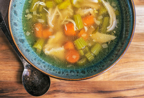 セロリのスープを全部で12品紹介 和洋中それぞれに合うアイデア集 食 料理 オリーブオイルをひとまわし