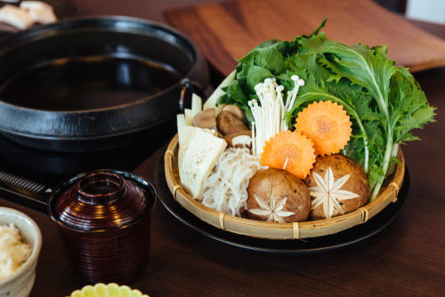 すき焼きの作り方を紹介 定番の具材の切り方や美味しい食べ方も 食 料理 オリーブオイルをひとまわし