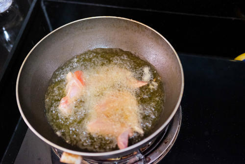 上手な揚げ物の秘訣は油の温度にあった 簡単に温度を知る方法とは 食 料理 オリーブオイルをひとまわし