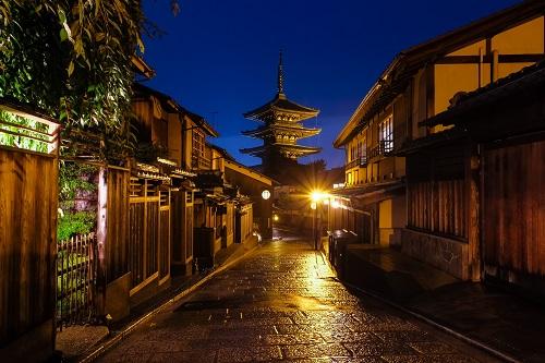 京都市 八坂の塔 夜景