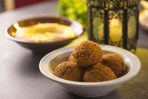 フムスの食べ方は オーソドックスな食べ方や美味しいアレンジを紹介 食 料理 オリーブオイルをひとまわし