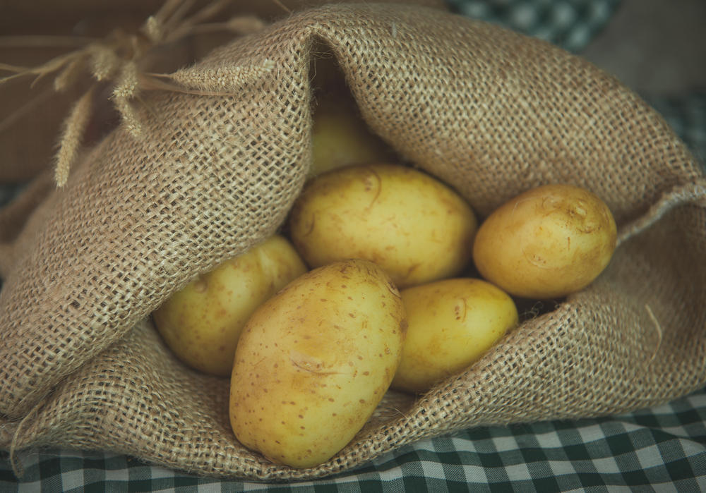 ジャガイモの保存方法とは 常温 冷蔵 冷凍 干し芋での保存を紹介 食 料理 オリーブオイルをひとまわし