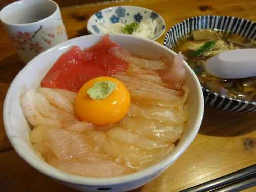 カワハギの肝醤油を味わおう お酒にピッタリな大人の贅の極み 食 料理 オリーブオイルをひとまわし