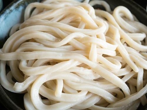 レンチンしたゆでうどんのイメージ画像