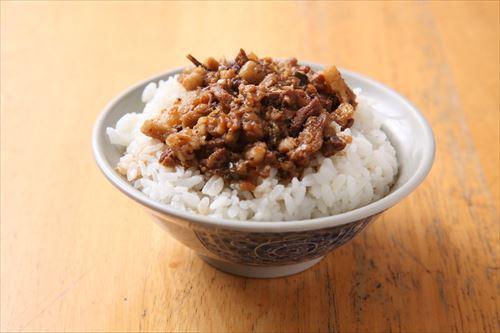 豚肉の醤油煮込みご飯