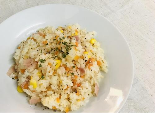 ランチやお弁当にもおすすめ!「炊飯器で簡単ピラフ」