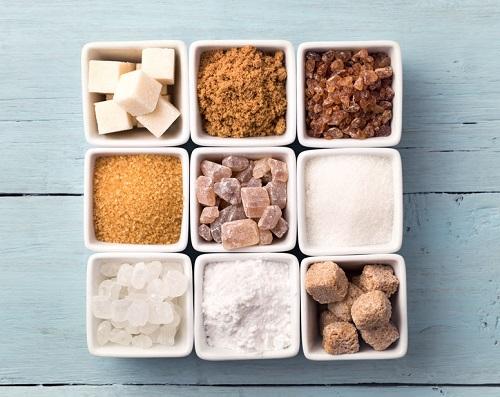 白砂糖と三温糖ときび砂糖の違いは それぞれの特徴も解説 食 料理 オリーブオイルをひとまわし 白砂糖と三温糖ときび砂糖の違いは それぞれの特徴も解説 食 料理 オリーブオイルをひとまわし