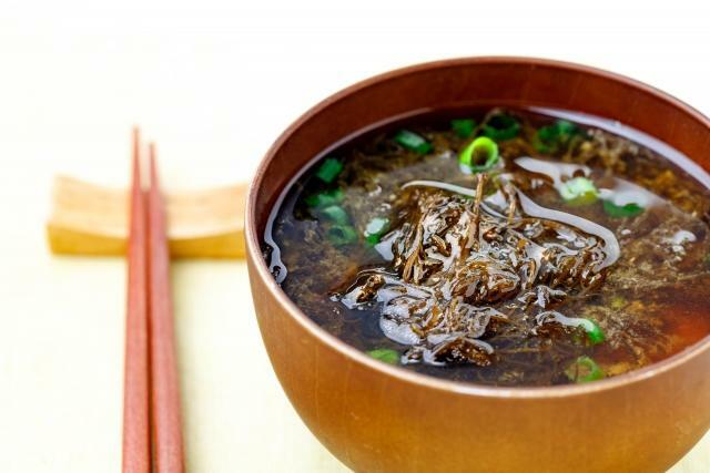 もずくは低カロリーだけど栄養はある 糖質制限にも最適な理由とは 食 料理 オリーブオイルをひとまわし