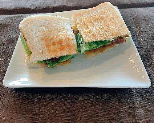 焼き鳥缶を使ってお手軽ランチ！「焼き鳥サンド」