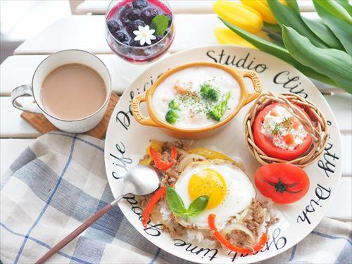 ワンプレートごはんの献立を紹介 味だけではなく見ためも楽しもう 食 料理 オリーブオイルをひとまわし