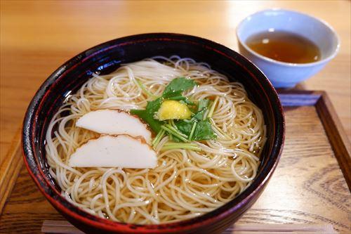 白だしで作るアレンジにゅうめんを紹介 身体の芯から温まる 食 料理 オリーブオイルをひとまわし