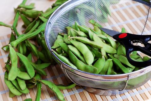 フライパンを使った枝豆の茹で方