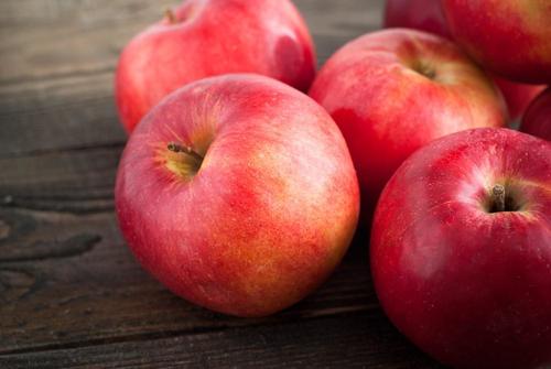【りんご】の旬と種類。美味しいりんごを選ぶコツも紹介