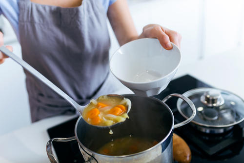 プロっぽく仕上がる盛り付け方、3つのコツとは