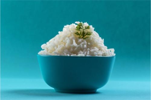 レンジや蒸し器で 冷やご飯を美味しくする裏ワザ 食 料理 オリーブオイルをひとまわし