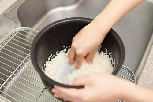 毎日を美味しく 米と水の黄金比を知ってお米マスターになろう 食 料理 オリーブオイルをひとまわし