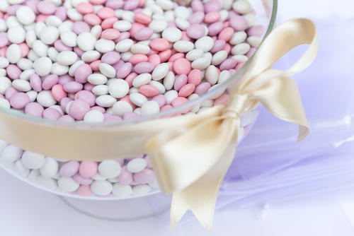 ドラジェとは？結婚式には欠かせない祝い菓子について詳しく解説！