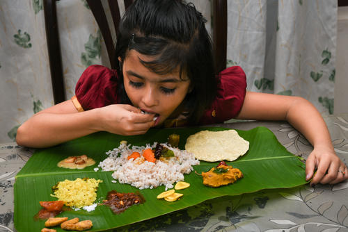 食事で左手を使うのはタブー！インドのテーブルマナーは宗教や文化と深い関わりがある