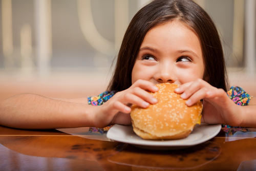 7/20はハンバーガーの日！子どもと一緒にハンバーガーを楽しもう