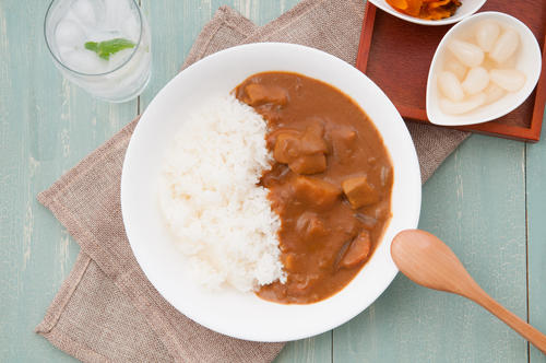 一人暮らしの人必見 サクッと1 2人分の少量カレーの作り方やアレンジ 食 料理 オリーブオイルをひとまわし